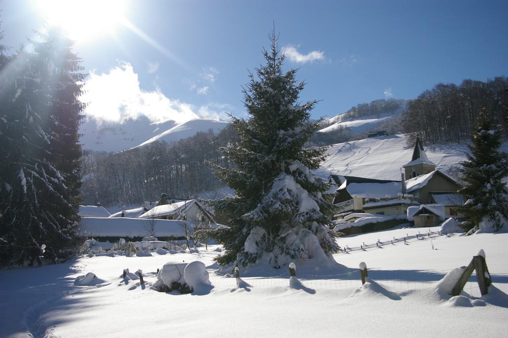 Hotel Les Deux Cols Сант-Мари-де-Кампан Екстериор снимка
