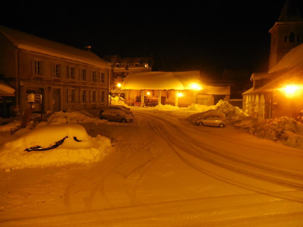 Hotel Les Deux Cols Сант-Мари-де-Кампан Екстериор снимка