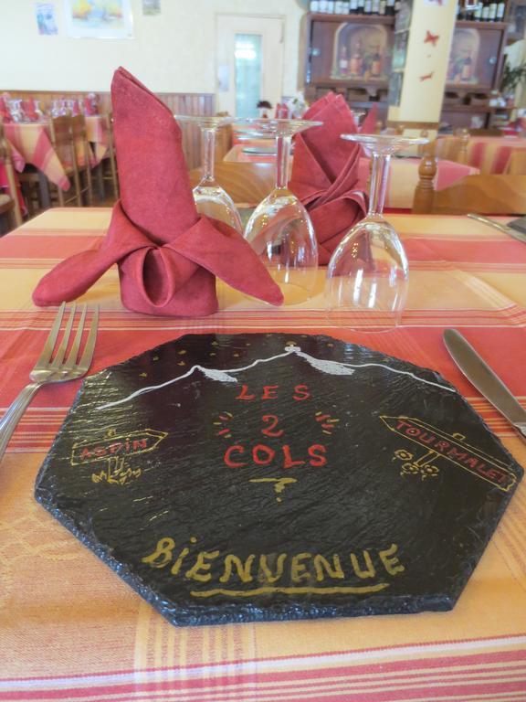 Hotel Les Deux Cols Сант-Мари-де-Кампан Стая снимка