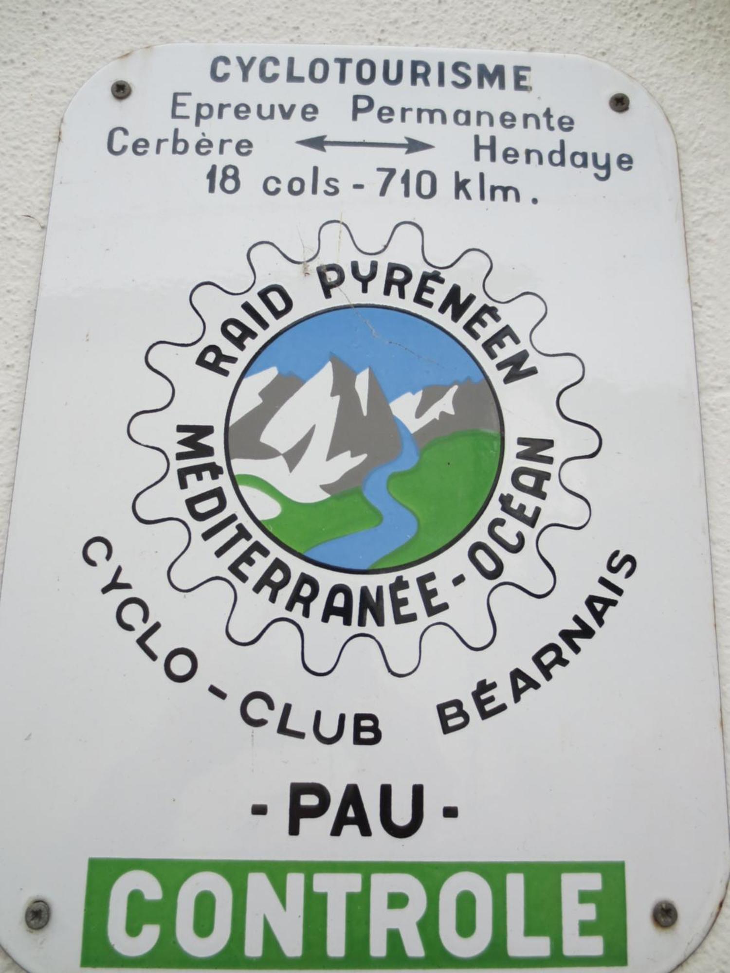 Hotel Les Deux Cols Сант-Мари-де-Кампан Екстериор снимка