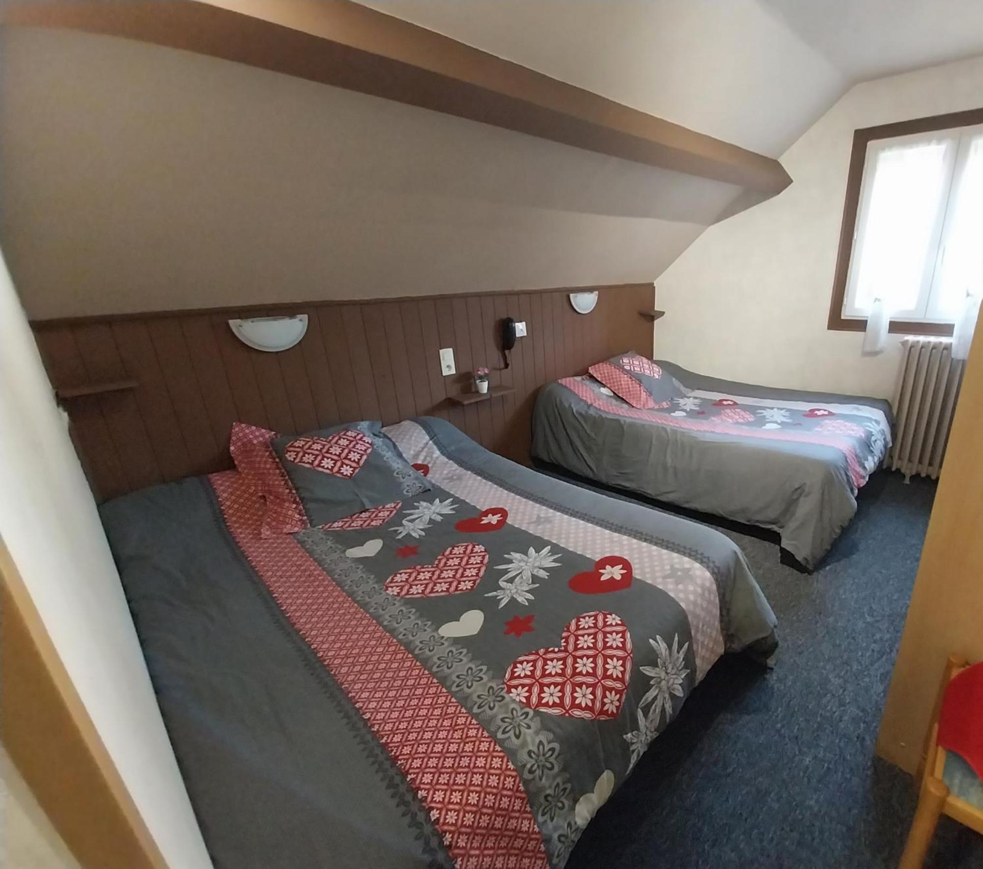 Hotel Les Deux Cols Сант-Мари-де-Кампан Екстериор снимка