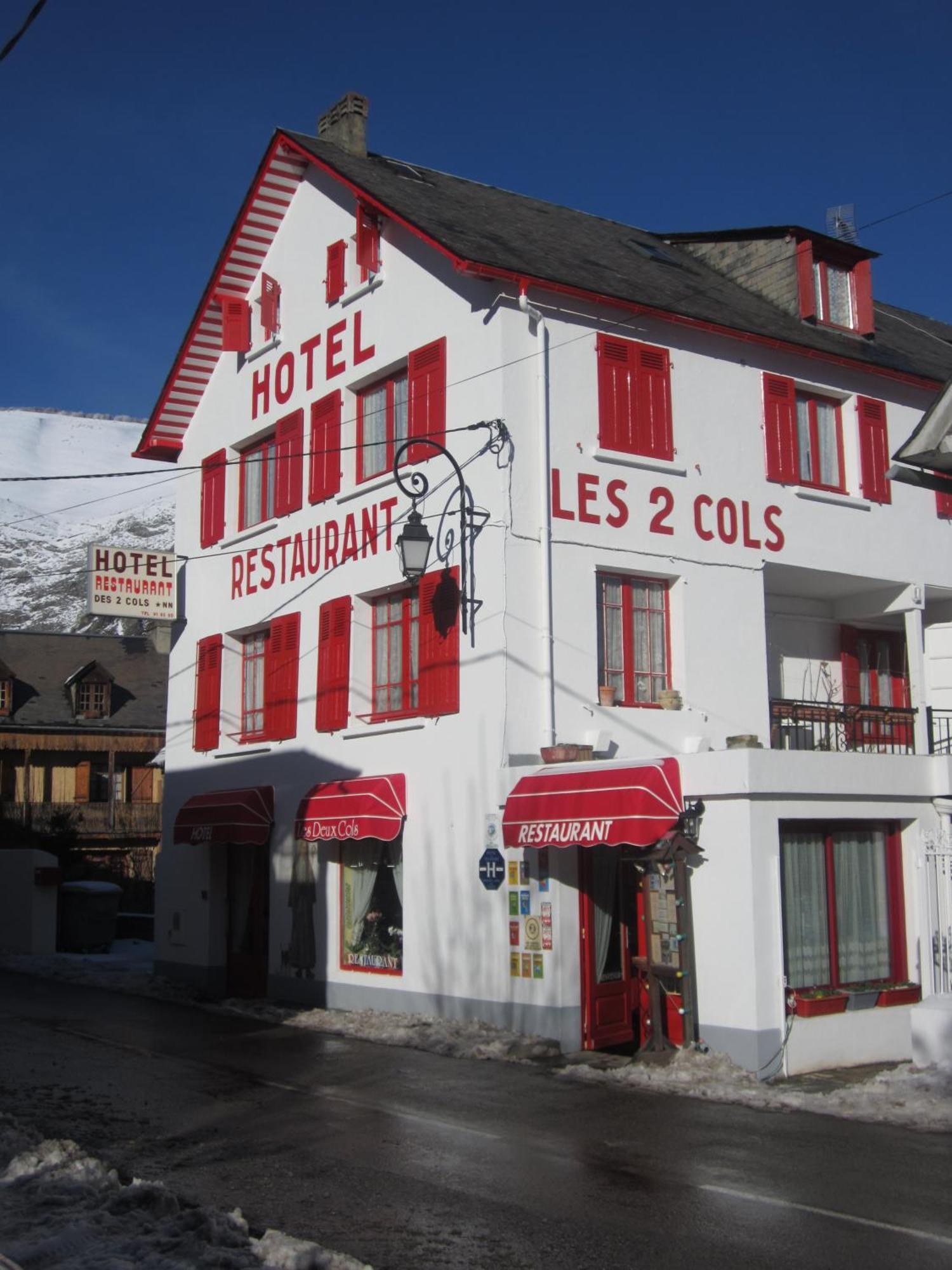 Hotel Les Deux Cols Сант-Мари-де-Кампан Екстериор снимка