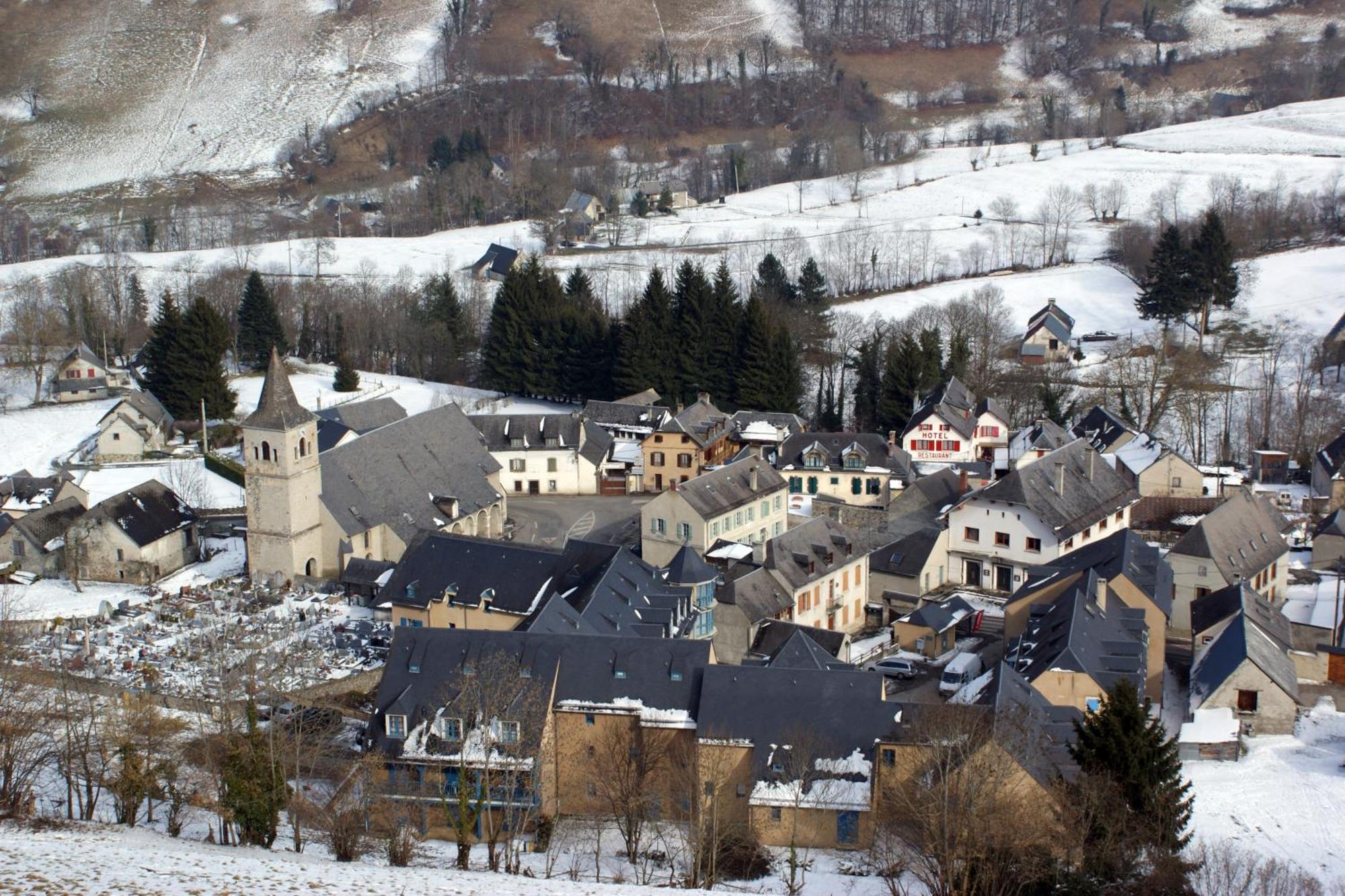 Hotel Les Deux Cols Сант-Мари-де-Кампан Екстериор снимка