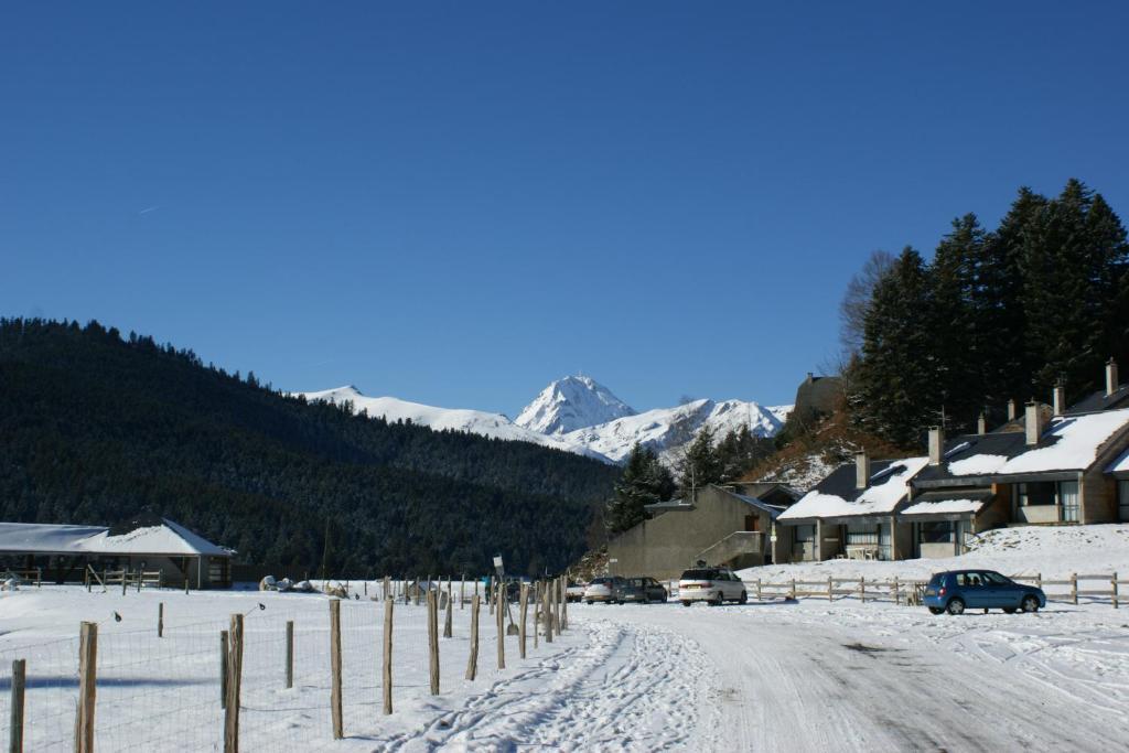 Hotel Les Deux Cols Сант-Мари-де-Кампан Екстериор снимка