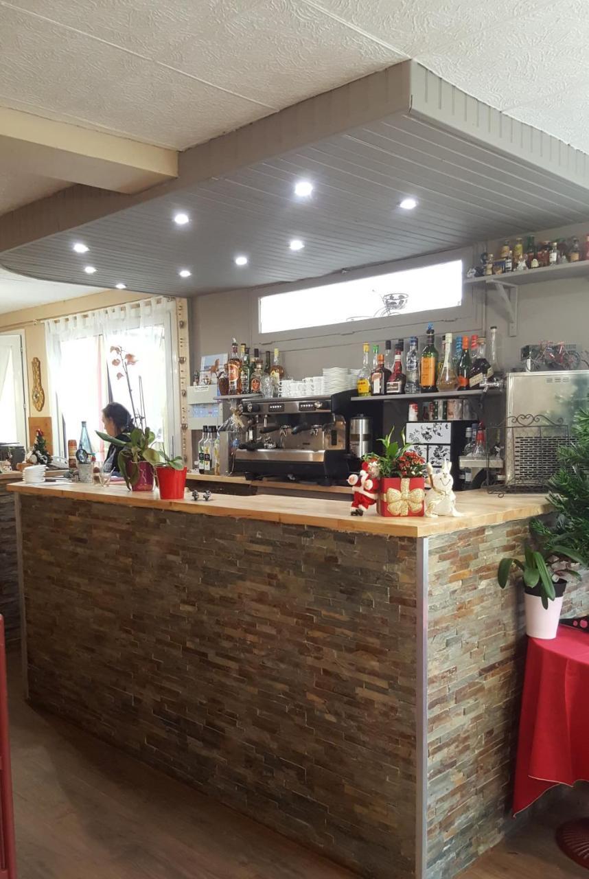 Hotel Les Deux Cols Сант-Мари-де-Кампан Екстериор снимка